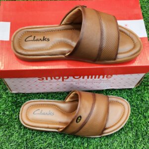 আরামদায়ক পুরুষদের স্যান্ডেল।"